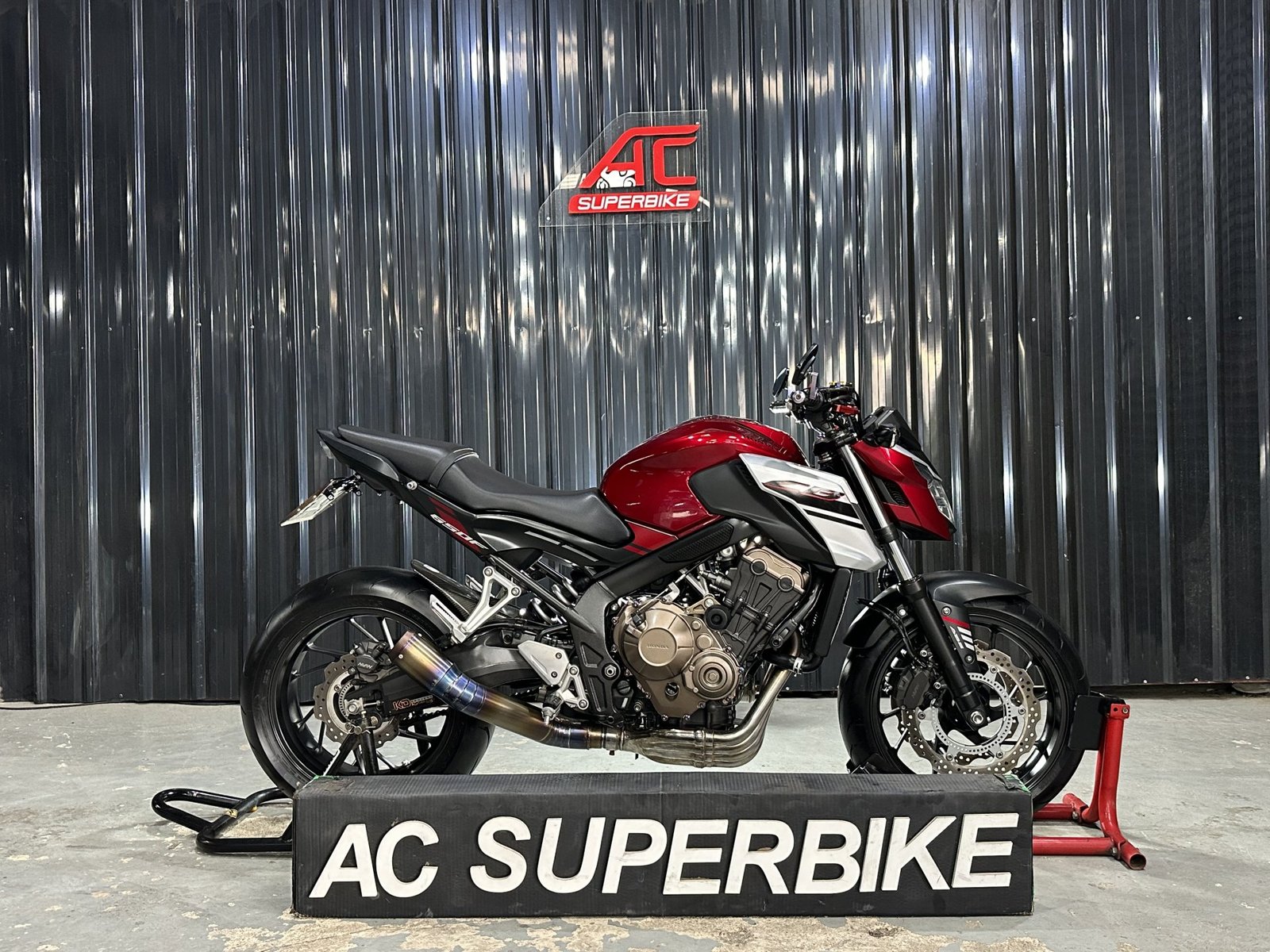 ยอดฮิต 4สูบ 
CB650F สีดำ ปี18