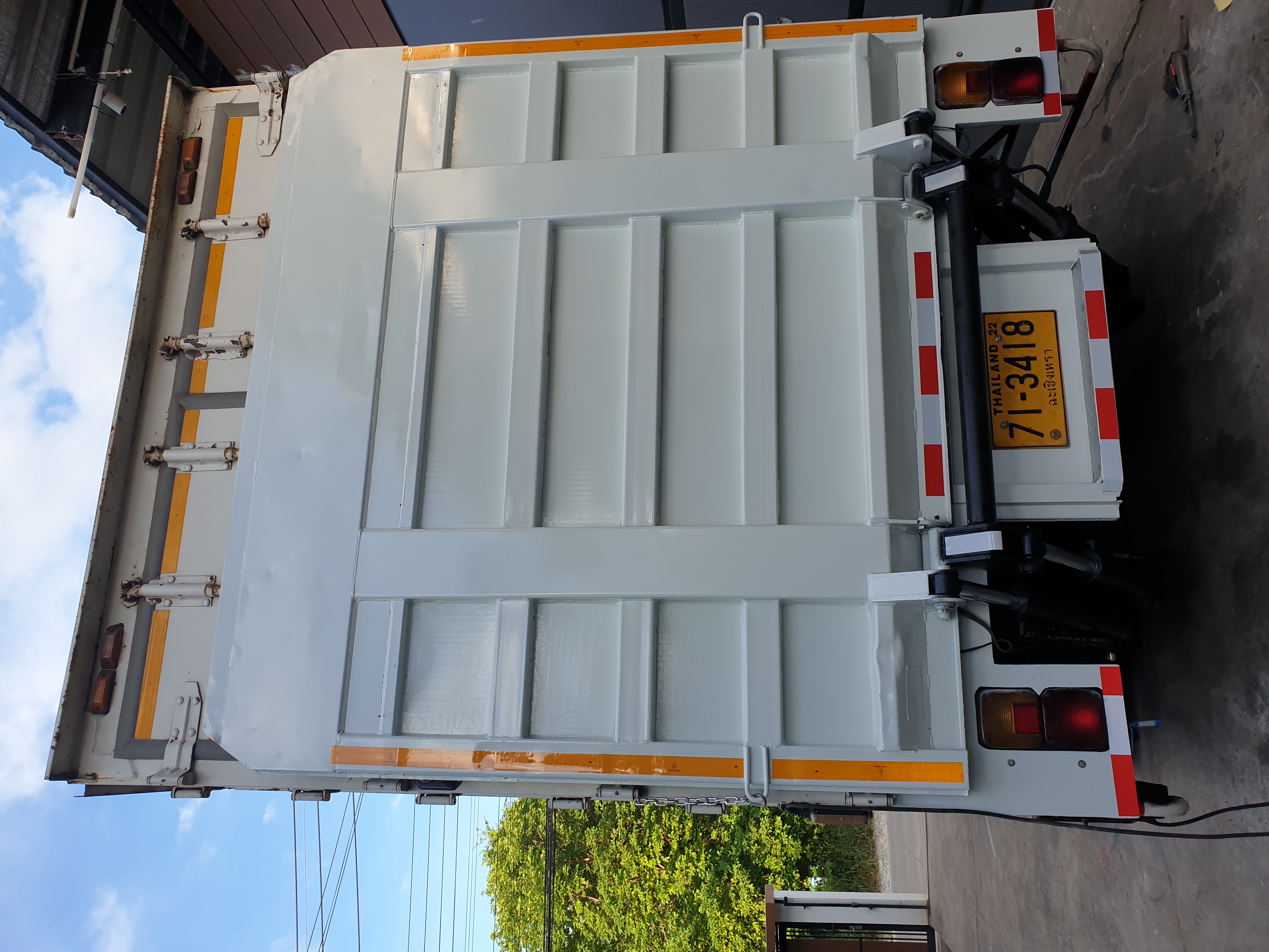 ลิฟท์ ท้าย 4 กระบอก 1 ตัน ลิฟท์ ท้าย 4 กระบอก 1 ตัน