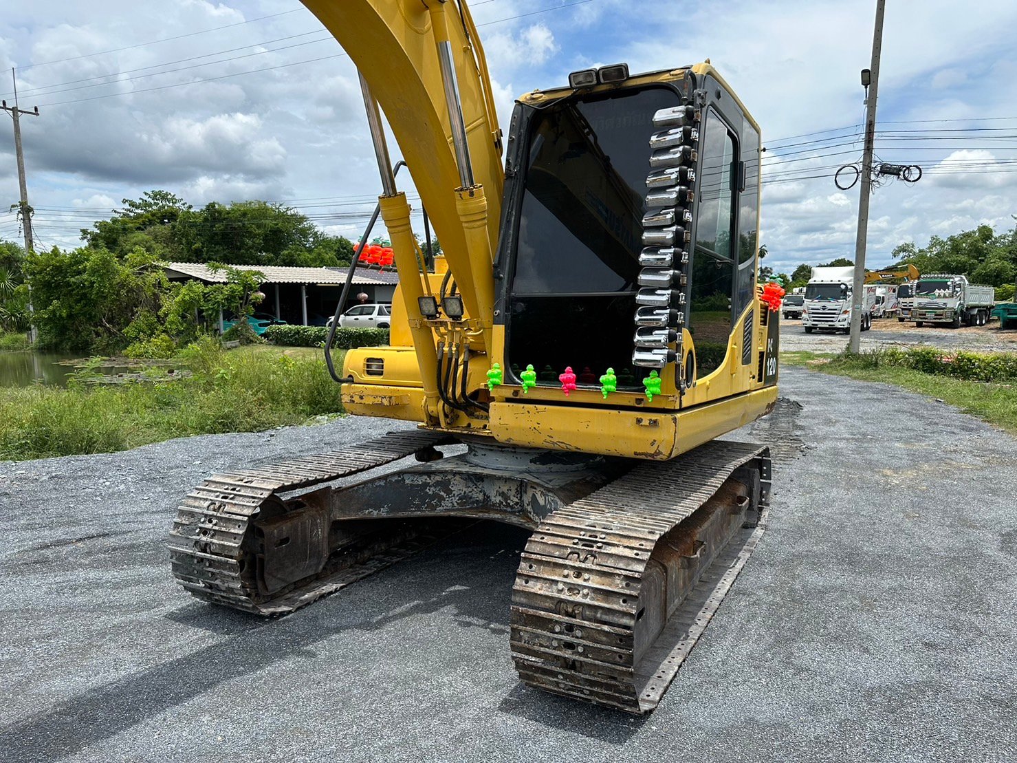 KOMATSU PC 120-8   785,000
12,xxx ชม  
มีระบบ ไลร์แย็ก