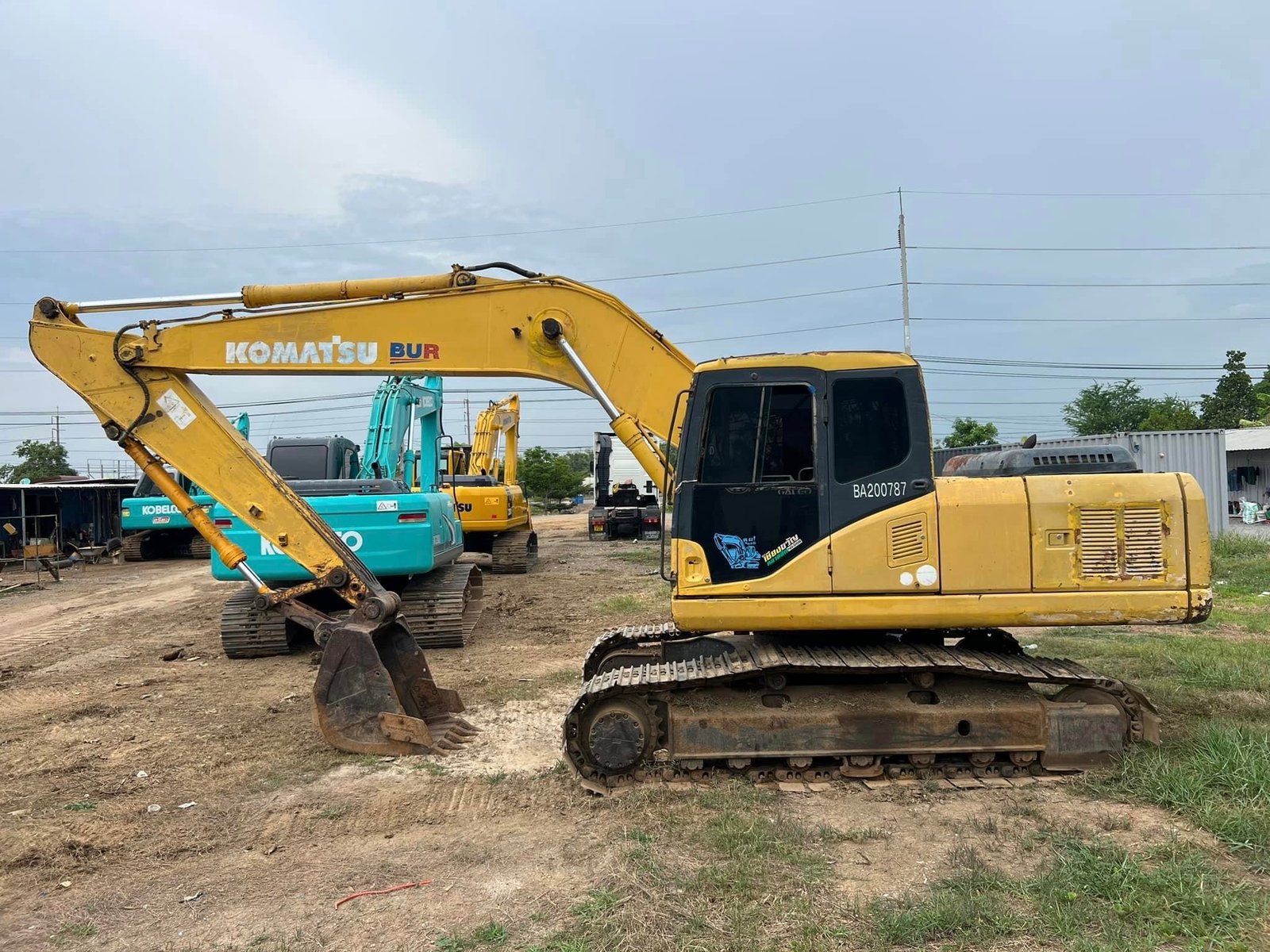 ขาย 650,000 KOMATSU pc 200-7 เล่มทะเบียน ไฟฟ้าครบ เครื่องดี ขาย 650,000 KOMATSU pc 200-7 เล่มทะเบียน ไฟฟ้าครบ เครื่องดี