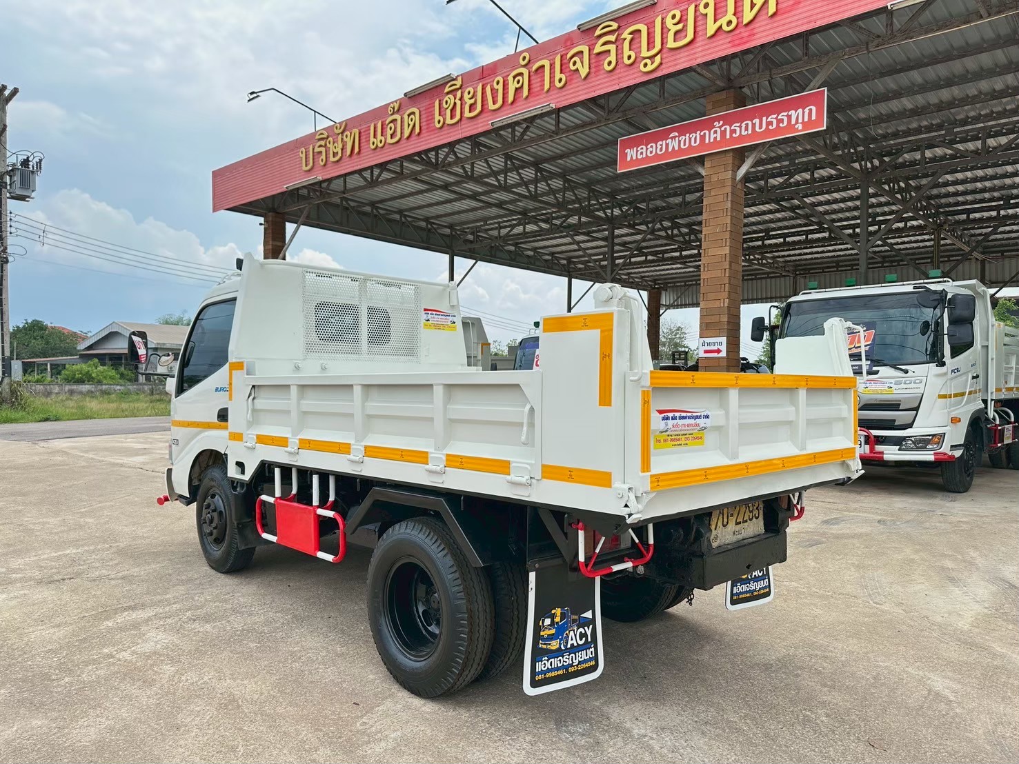 HINO XZU หกล้อดั้มพ์ 3คิว รถห้างพร้อมใช้งาน ราคาถูก HINO XZU หกล้อดั้มพ์ 3คิว รถห้างพร้อมใช้งาน ราคาถูก
