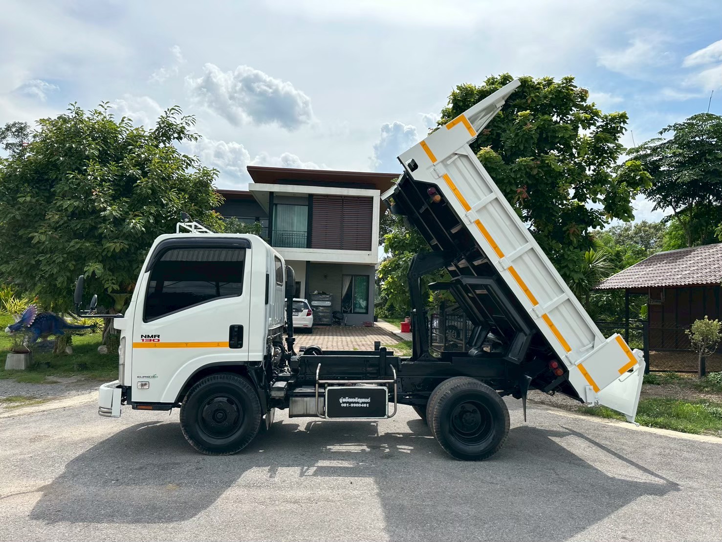 ISUZU NMR130 ดั้มพ์3คิว รถสวยเจ้าของมือเดียว ISUZU NMR130 ดั้มพ์3คิว รถสวยเจ้าของมือเดียว