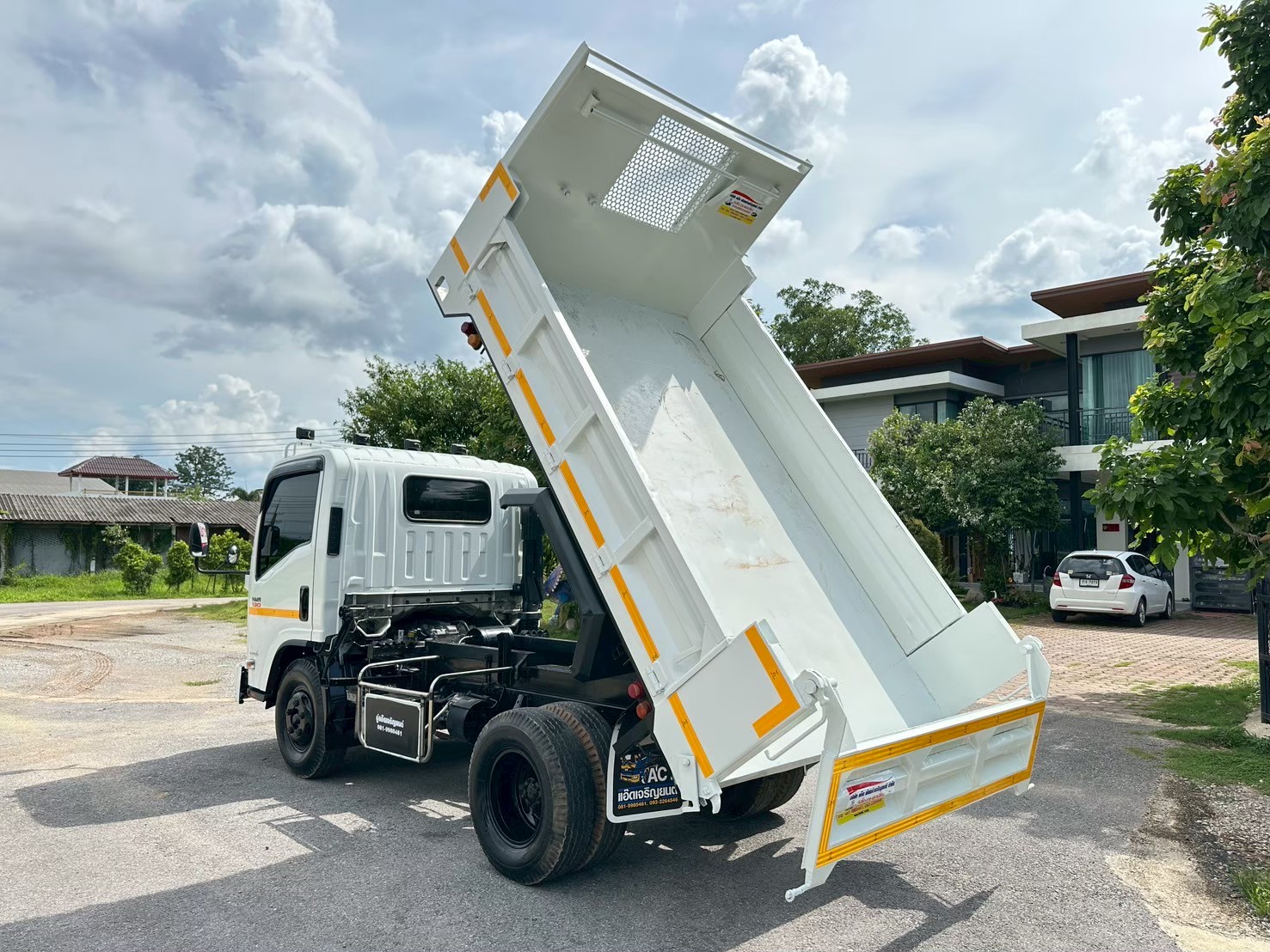 ISUZU NMR130 ดั้มพ์3คิว รถสวยเจ้าของมือเดียว ISUZU NMR130 ดั้มพ์3คิว รถสวยเจ้าของมือเดียว