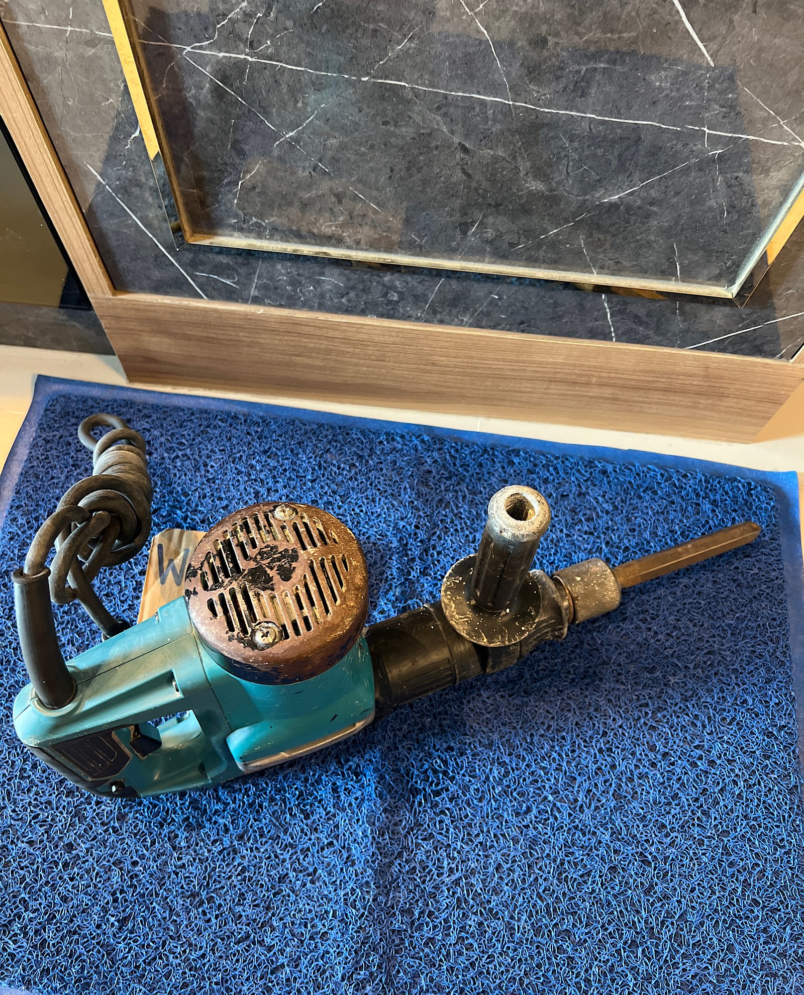 ขายเครื่องสกัดแย๊กยี่ห้อMakita ของแท้สภาพสวยพร้อมใช้งานครับ ขายเครื่องสกัดแย๊กยี่ห้อMakita ของแท้สภาพสวยพร้อมใช้งานครับ