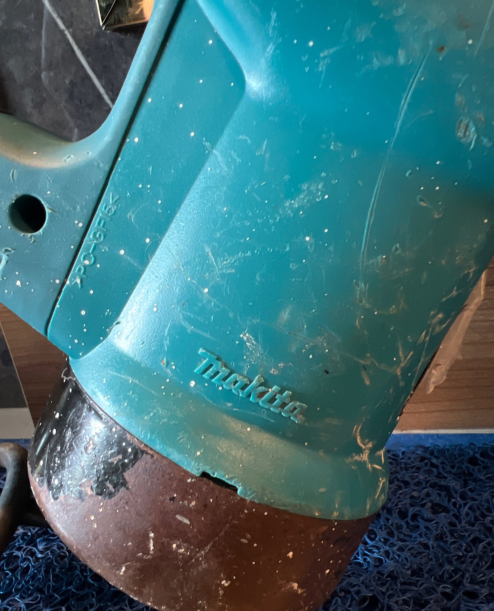 ขายเครื่องสกัดแย๊กยี่ห้อMakita ของแท้สภาพสวยพร้อมใช้งานครับ ขายเครื่องสกัดแย๊กยี่ห้อMakita ของแท้สภาพสวยพร้อมใช้งานครับ