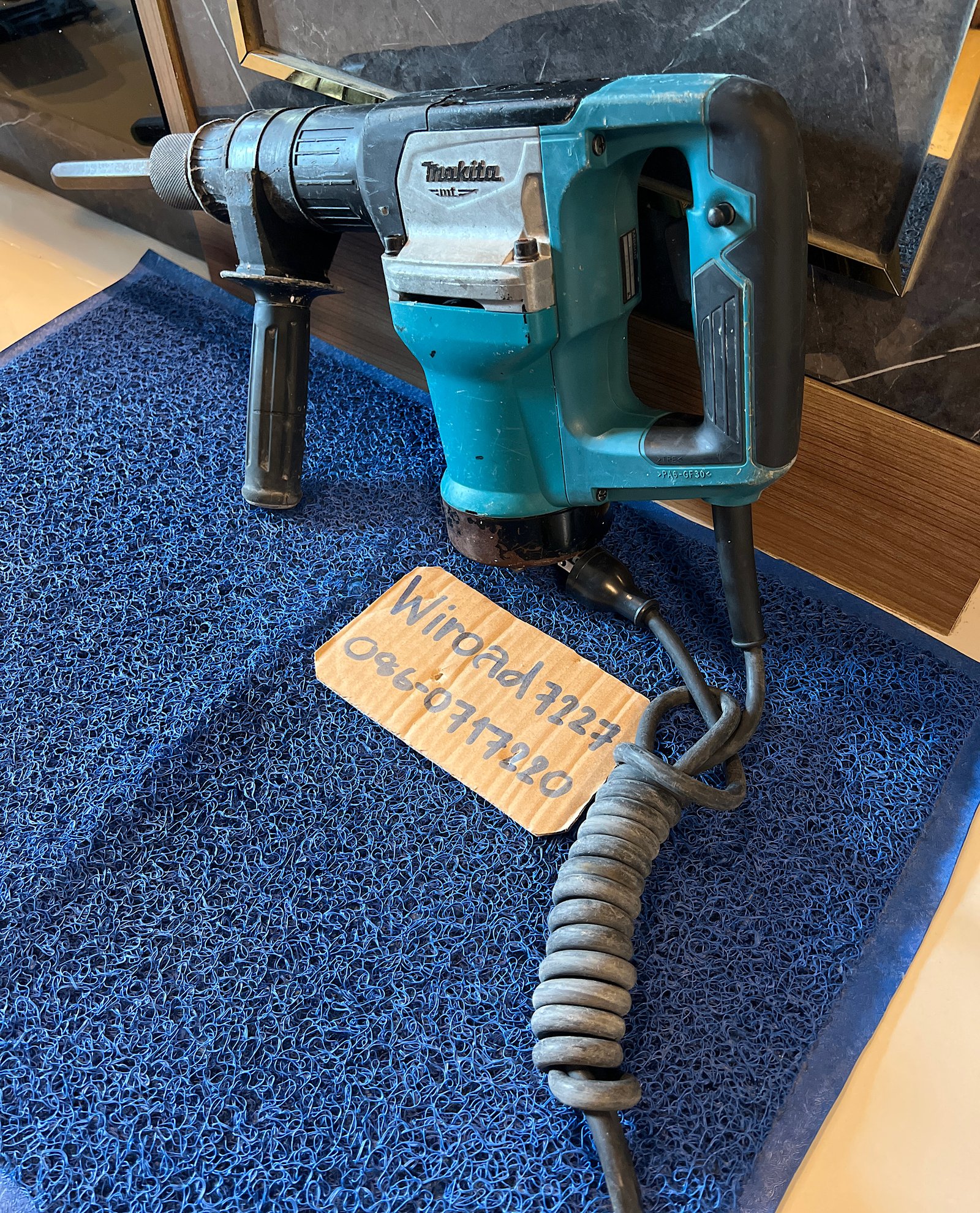 ขายเครื่องสกัดแย๊กยี่ห้อMakita ของแท้สภาพสวยพร้อมใช้งานครับ ขายเครื่องสกัดแย๊กยี่ห้อMakita ของแท้สภาพสวยพร้อมใช้งานครับ