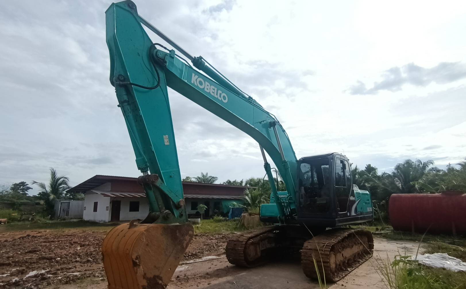 ขาย KOBELCO SK200-8 Super Yn12 10,537 ชม. ขาย KOBELCO SK200-8 Super Yn12 10,537 ชม.