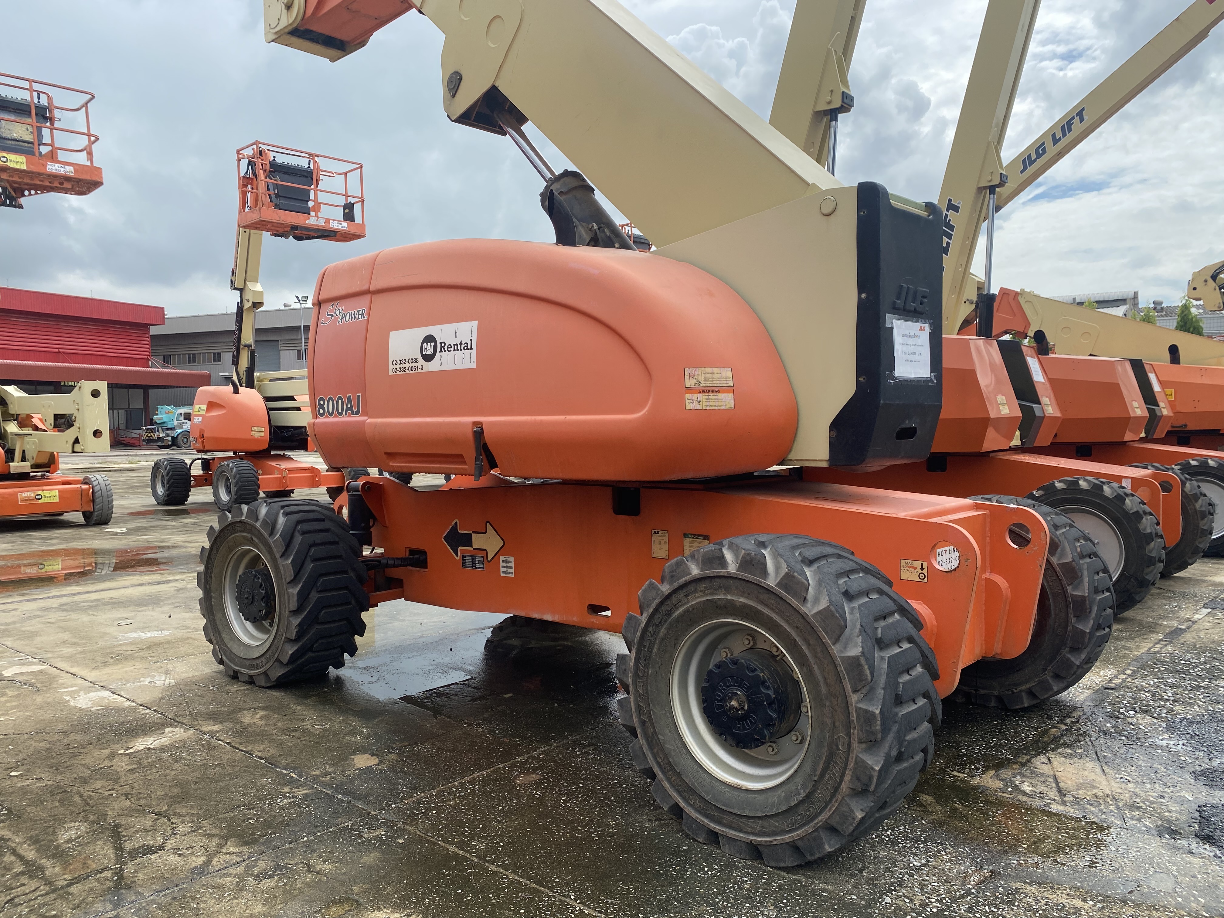 ขายรถกระเช้า JLG บูมข้อศอก 800AJ สูง 24.46 เมตร  มือสอง