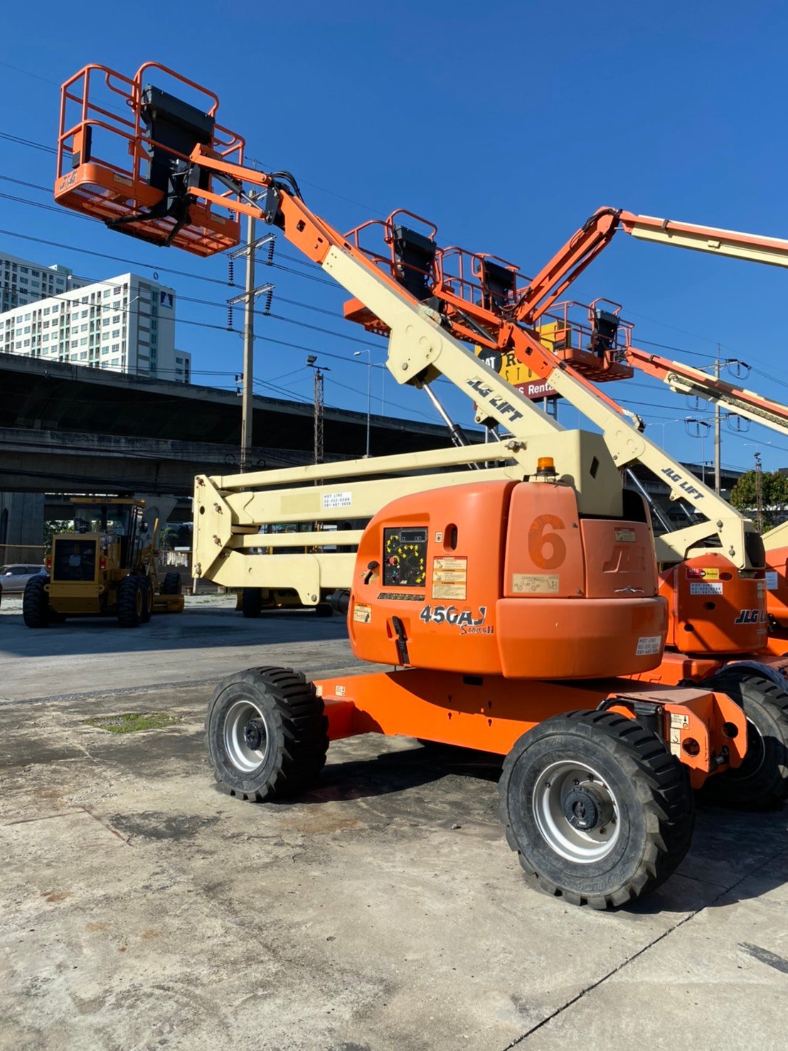 ขายรถกระเช้า JLG บูมศอก 450AJ II สูง 14 เมตร มือสอง พร้อมใช้งาน ขายรถกระเช้า JLG บูมศอก 450AJ II สูง 14 เมตร มือสอง พร้อมใช้งาน