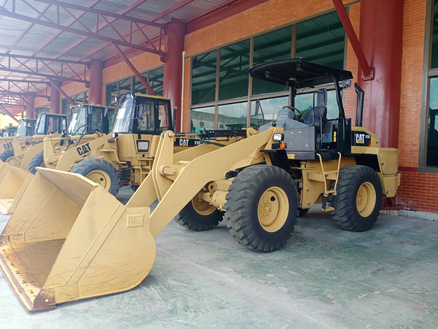 ขายรถตัก CAT 910H พร้อมใช้งาน ขายรถตัก CAT 910H พร้อมใช้งาน