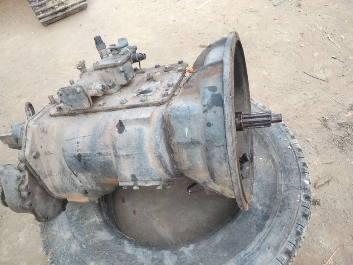 เกียร์ รถหัวลากCAMC รถปี 58 เกียร์ รถหัวลากCAMC รถปี 58