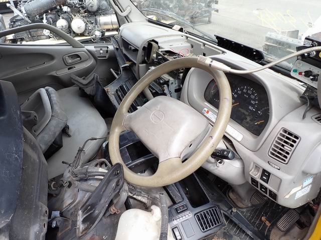 TOYOTA DUTRO หัวเก๋งใส่รถ4ล้อใหญ่ ,6ล้อเล็ก
