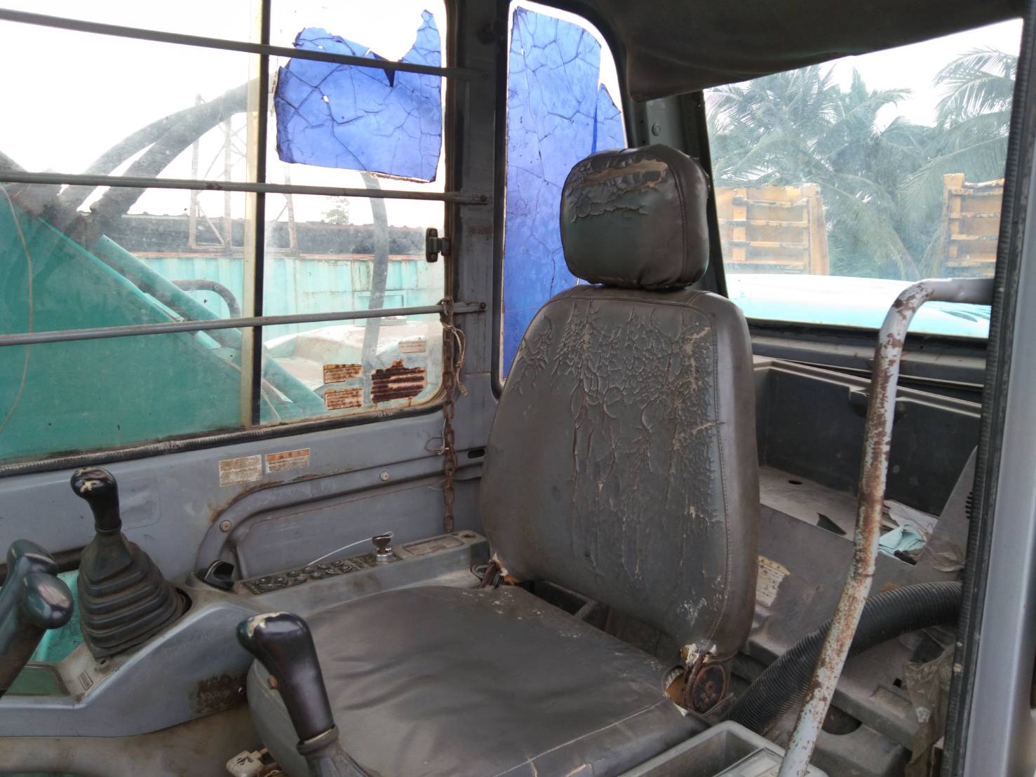 KOBELCO SK200-5 Super จอล่าง,เดิมๆเก่านอก,มีเอกสาร,ยังไม่เคยใช้ในไทย