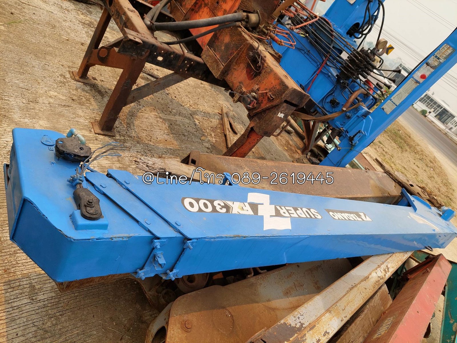 TADANO 3 ตัน ขาสูง ท้องวี, 3ปลอก, 2ชัก, มีปั๊ม, มีตะขอ, สินค้าเดิมเก่านอก ทำสี TADANO 3 ตัน ขาสูง ท้องวี, 3ปลอก, 2ชัก, มีปั๊ม, มีตะขอ, สินค้าเดิมเก่านอก ทำสี