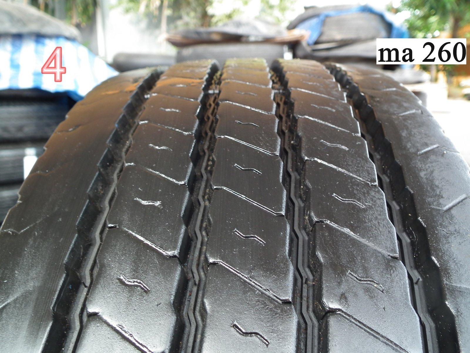 Radial ใช้แล้ว 215-75r17.5 maxxis มี 8เส้น คละปีผลิต มี 2รุ่น