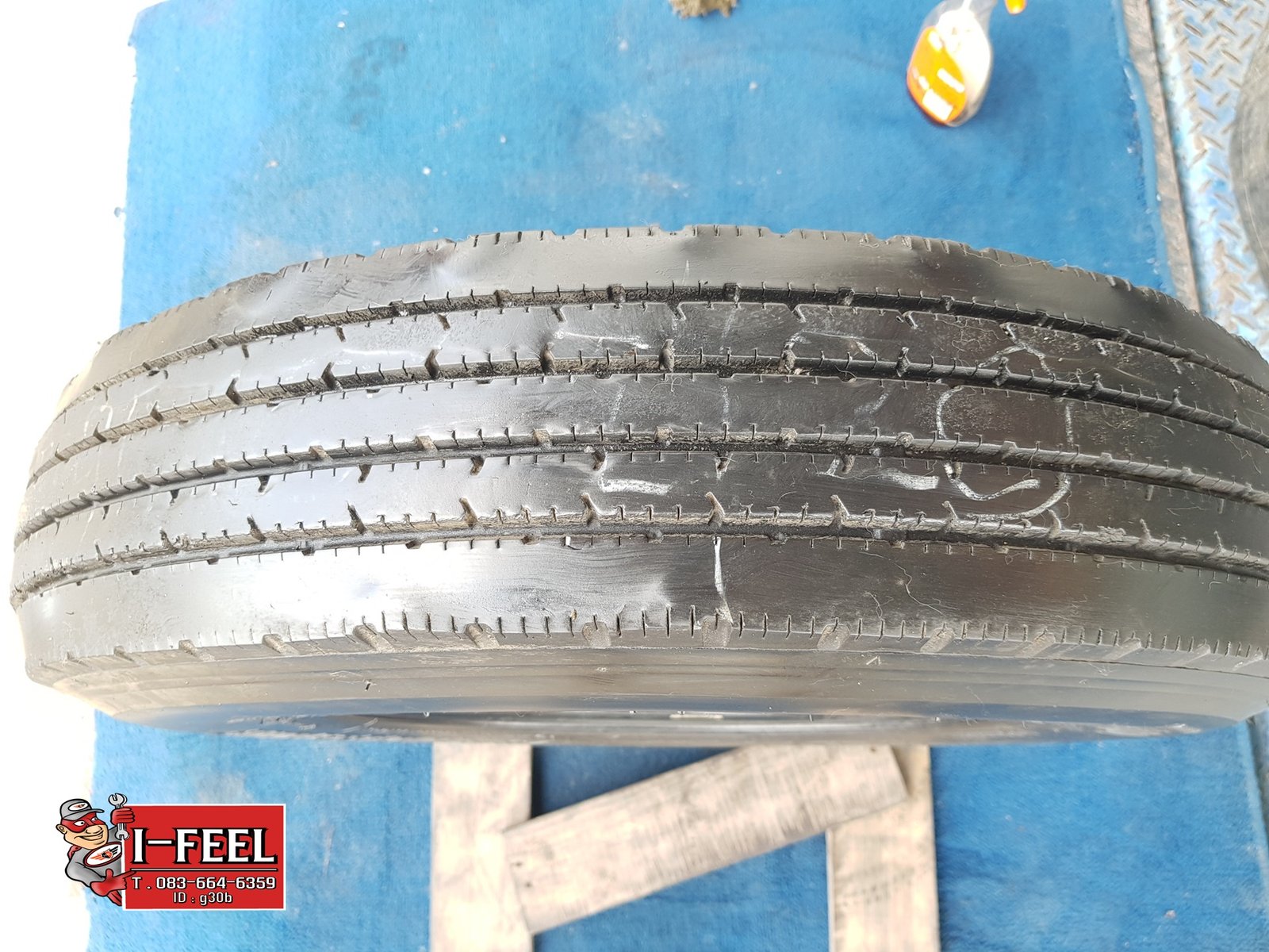 ยี่ห้อBridgestone 700r16 ปี20 มี2ชุด ยางใน รองคอครบ