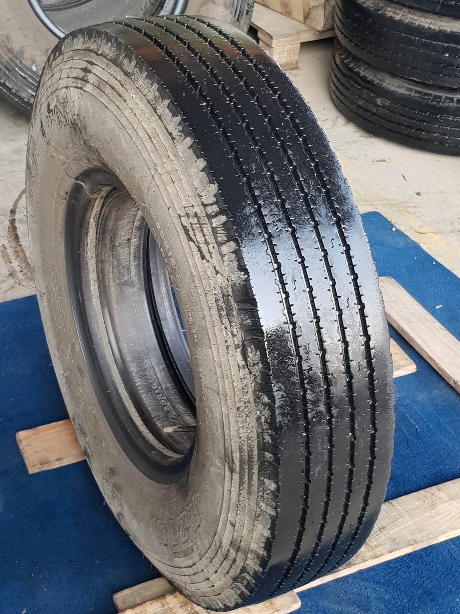 radial บรรทุก BS 8.25r16 r210 ปี 2022 มี4เส้น ในรองครบ 5,800฿ radial บรรทุก BS 8.25r16 r210 ปี 2022 มี4เส้น ในรองครบ 5,800฿