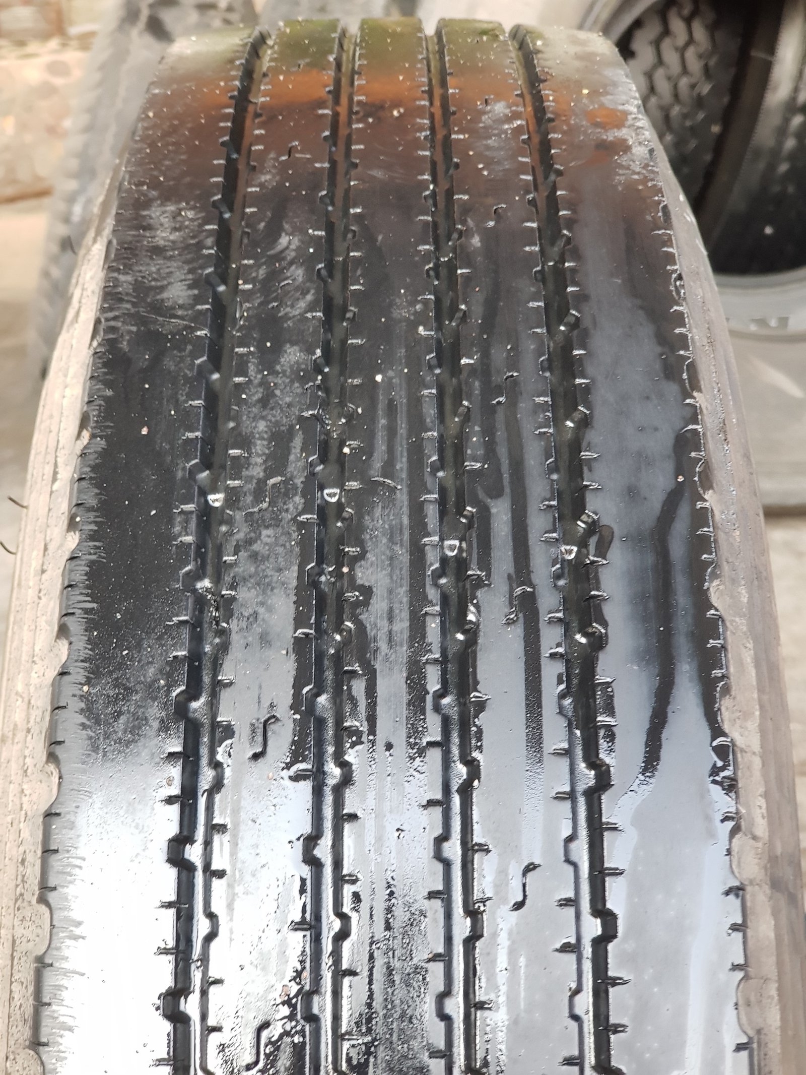 radial บรรทุก BS 8.25r16 r210 ปี 2022 มี4เส้น ในรองครบ 5,800฿ radial บรรทุก BS 8.25r16 r210 ปี 2022 มี4เส้น ในรองครบ 5,800฿