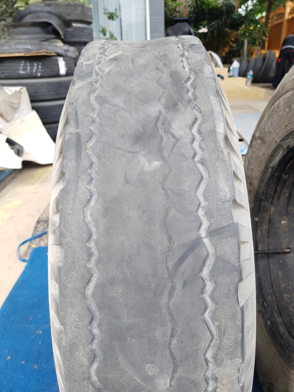 ยางเก่ารถบรรทุก BS 7.50r16 mr ยางในรองครบ ชุดมี 9เส้นปี22และปี21