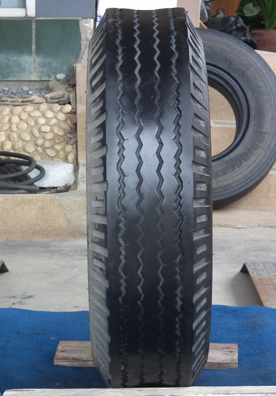 ยางกลางbs nylon 7.50r16 ล้อบรรทุกขนาดกลางใช้แล้ว 2เส้น ปี2021 ยางกลางbs nylon 7.50r16 ล้อบรรทุกขนาดกลางใช้แล้ว 2เส้น ปี2021