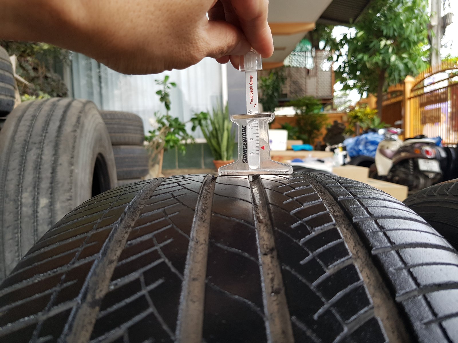 ยางWestlake 235-50R18 ปี2020 ไม่ปะ สภาพดี มี 4เส้น1,600บาท รับเอง