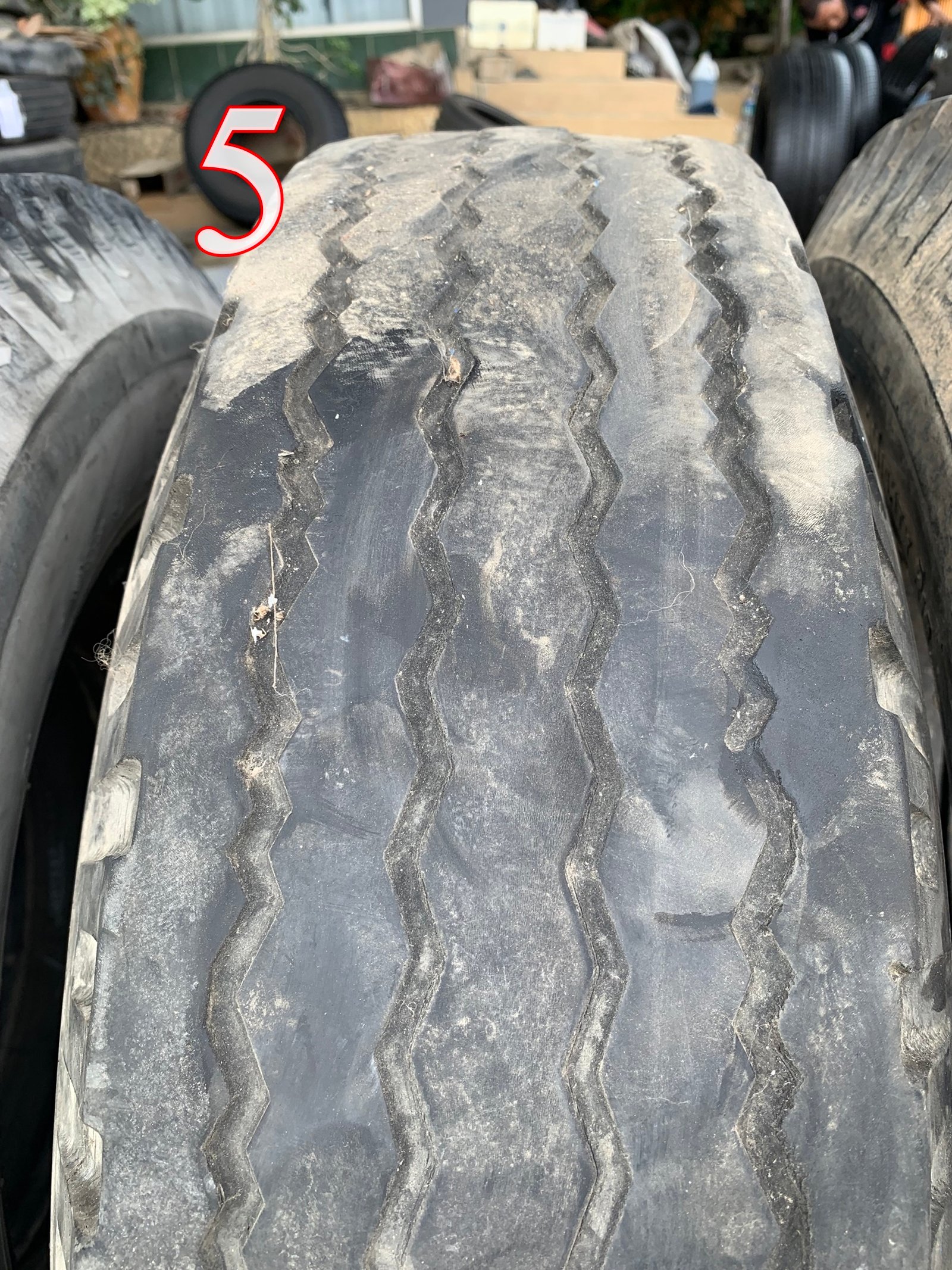ยางเก่ารถบรรทุก BS 7.50r16 mr ยางในรองครบ ชุดมี 9เส้นปี22และปี21