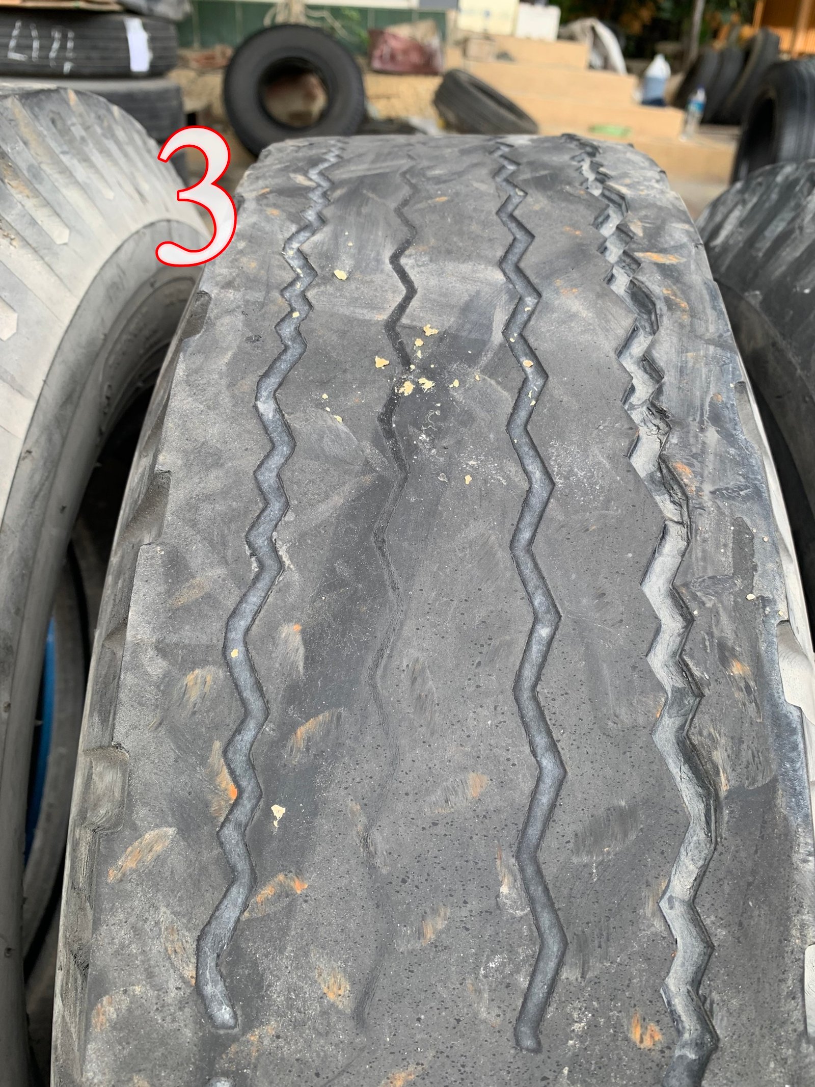 ยางเก่ารถบรรทุก BS 7.50r16 mr ยางในรองครบ ชุดมี 9เส้นปี22และปี21