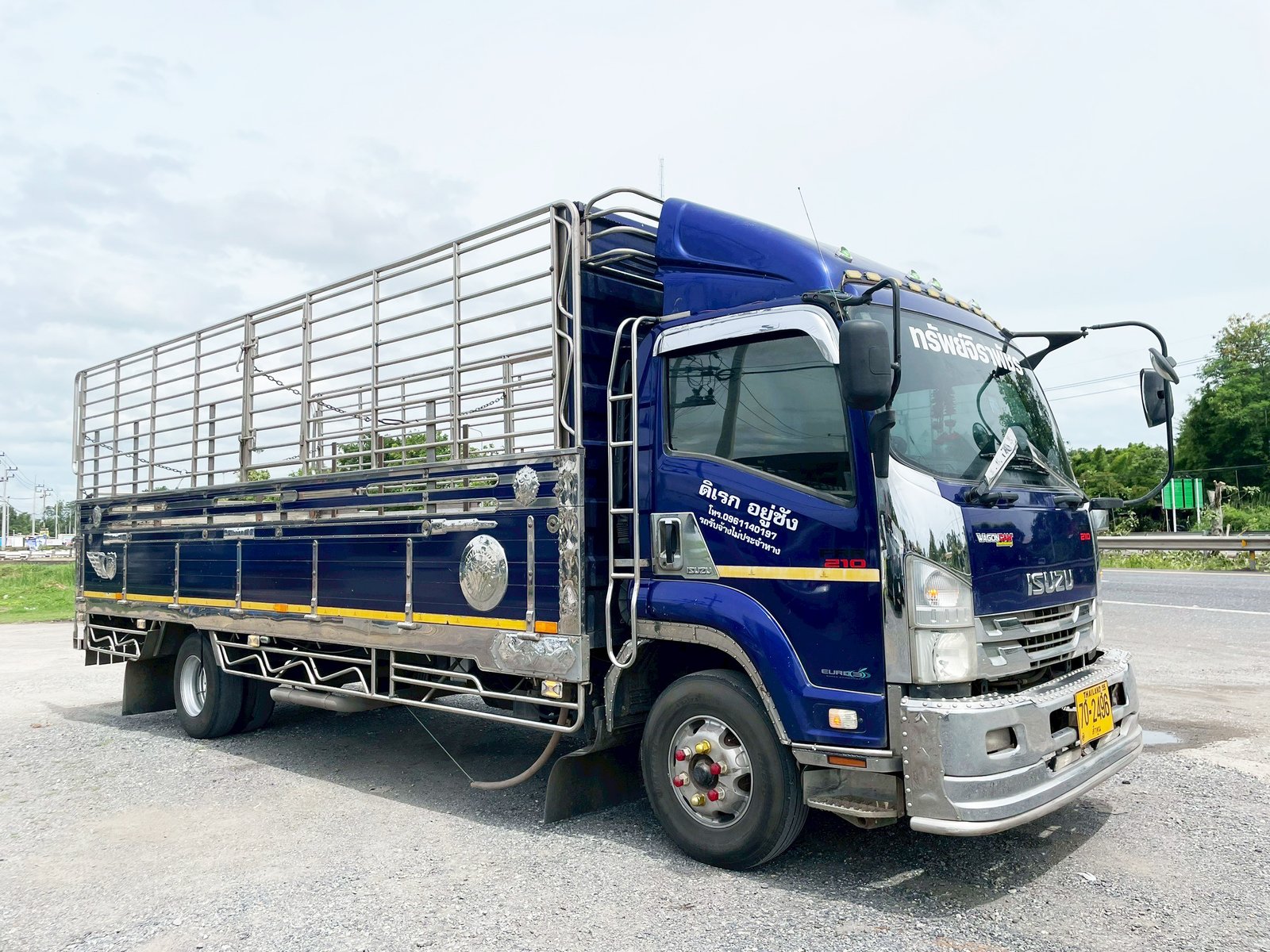 6 ล้อ คอก น้ำเงิน รับทรัพย์ มาแล้วครับ ISUZU FRR90 210 แรง ปี 62 6 ล้อ คอก น้ำเงิน รับทรัพย์ มาแล้วครับ ISUZU FRR90 210 แรง ปี 62