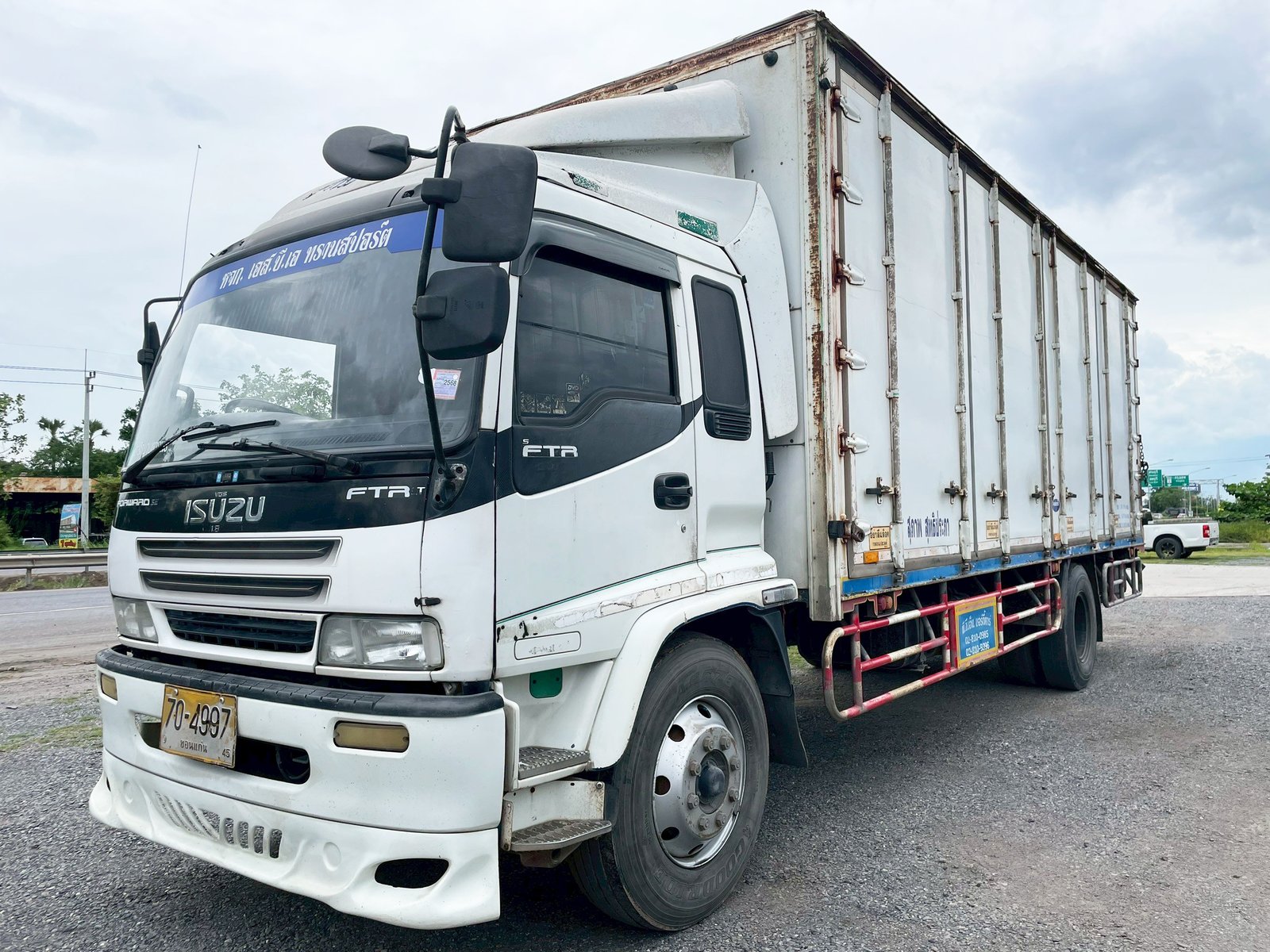 6 ล้อ ตู้บรรทุก มาอีกคันครับ ISUZU FTR33 200 แรง ปี 53