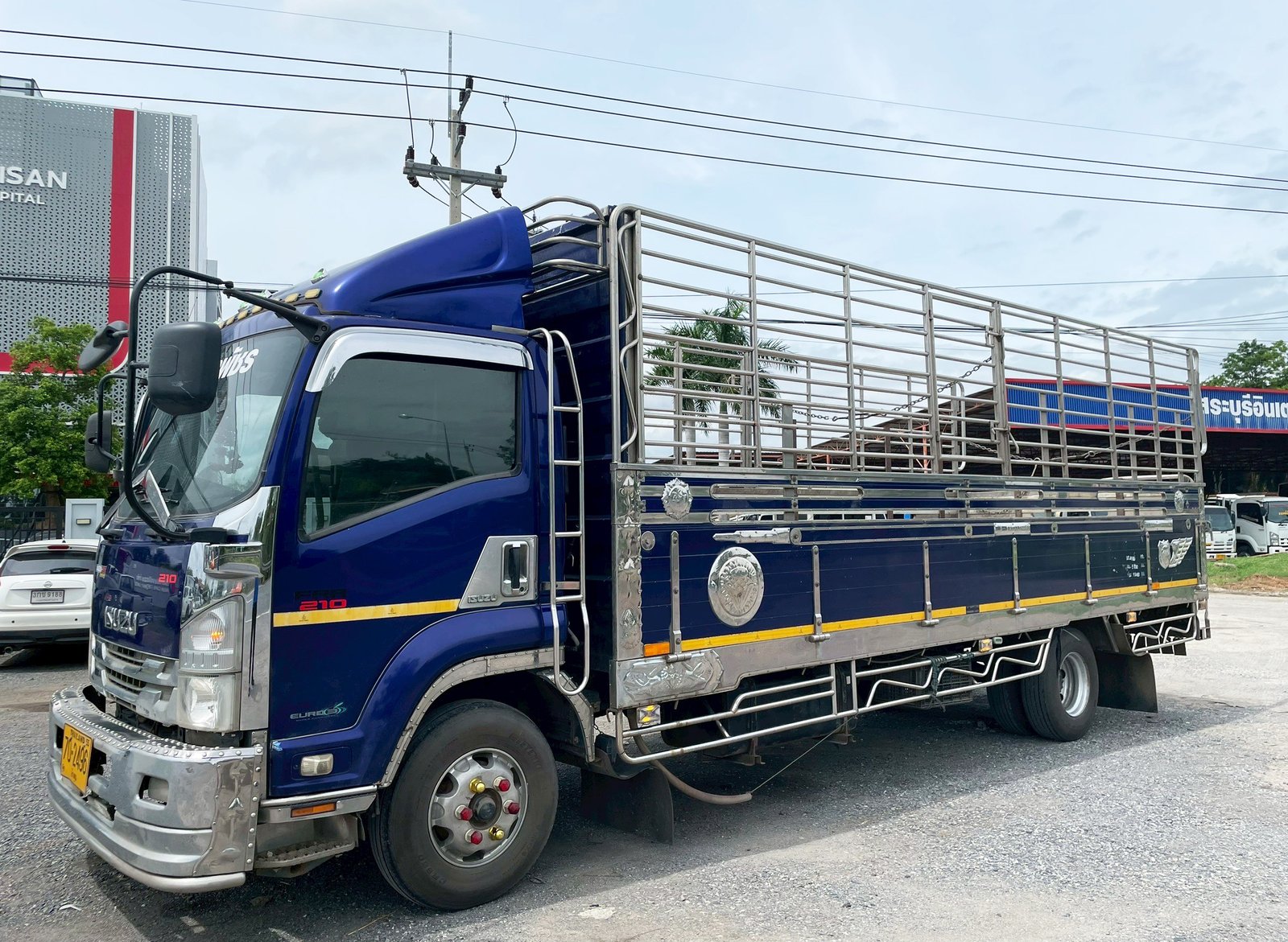 6 ล้อ คอก น้ำเงิน รับทรัพย์ มาแล้วครับ ISUZU FRR90 210 แรง ปี 62 6 ล้อ คอก น้ำเงิน รับทรัพย์ มาแล้วครับ ISUZU FRR90 210 แรง ปี 62