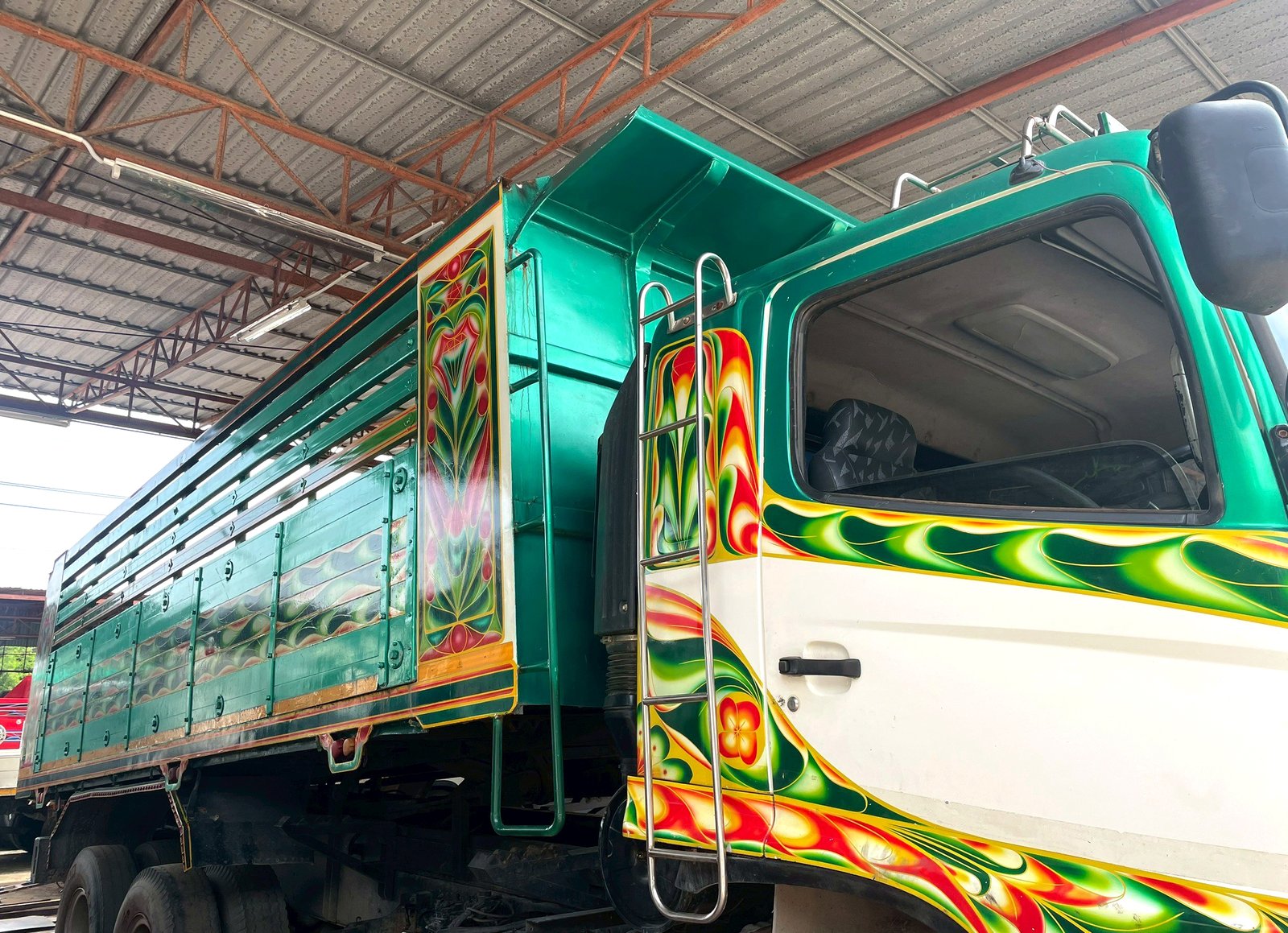 สิบล้อดั้ม คันแรง มาแล้วครับ 🚛
HINO FM2P 380 แรง ปี 54