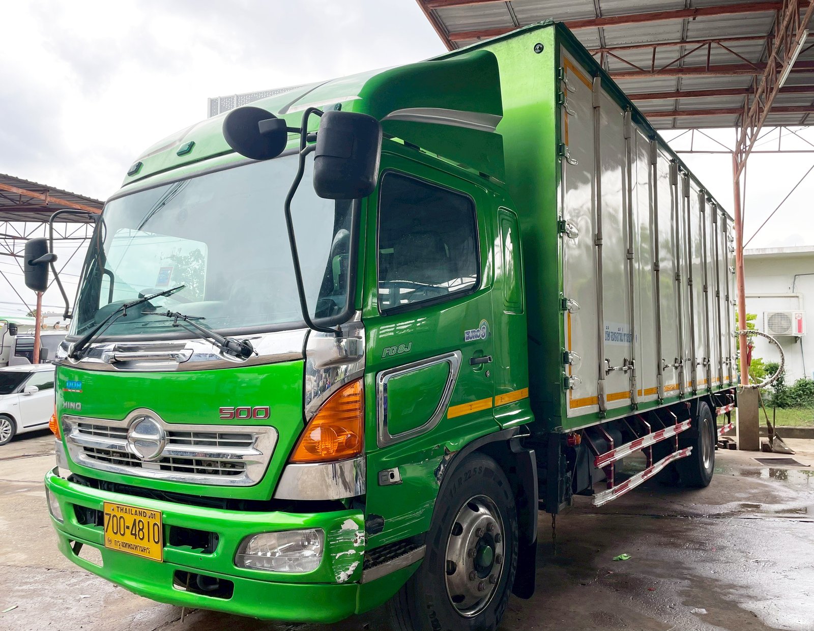6 ล้อ ตู้บรรทุก HINO FG1J 212 แรง ปี 48 ความยาว 7.5 x 2.4 m