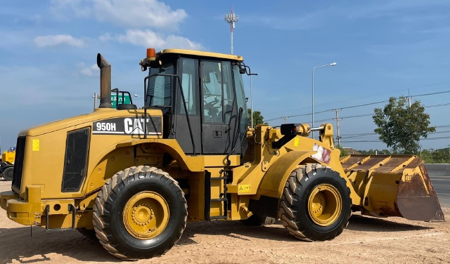 ขายรถตักล้อยาง CAT 950H นำเข้าจากญี่ปุ่น พร้อมใช้ มีVDOการทำงานครับ ขายรถตักล้อยาง CAT 950H นำเข้าจากญี่ปุ่น พร้อมใช้ มีVDOการทำงานครับ