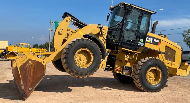 ขายรถตักล้อยาง CAT 938M ปี 2016 นำเข้าจากญี่ปุ่น พร้อมใช้ มีVDOการทำงานครับ ขายรถตักล้อยาง CAT 938M ปี 2016 นำเข้าจากญี่ปุ่น พร้อมใช้ มีVDOการทำงานครับ