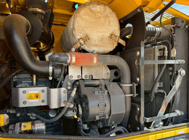 ขายรถตักล้อยาง KOMATSU WA200-6 พร้อมใช้ มีVDOการทำงานครับ