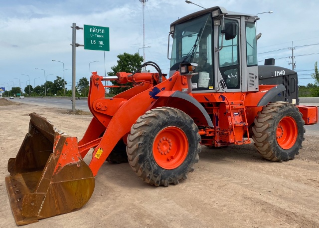 ขายรถตักล้อยาง HITACHI ZW140 นำเข้าจากญี่ปุ่น พร้อมใช้ มีVDOการทำงานครับ