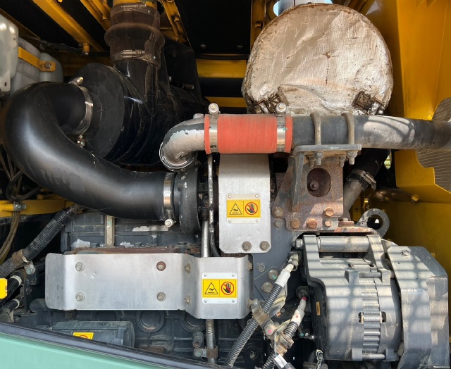 ขายรถตักล้อยาง KOMATSU WA320-6 ปี 2013 นำเข้าจากญี่ปุ่น พร้อมใช้ มีVDOการทำงานครับ