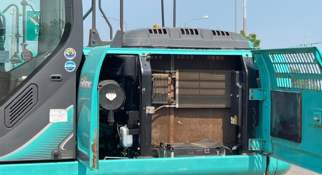 ขายรถขุด KOBELCO SK210LC MARK 9 ปี 2014 บูมยาว 15 เมตร นำเข้าจากญี่ปุ่น พร้อมใช้ มีVDOการทำงานครับ