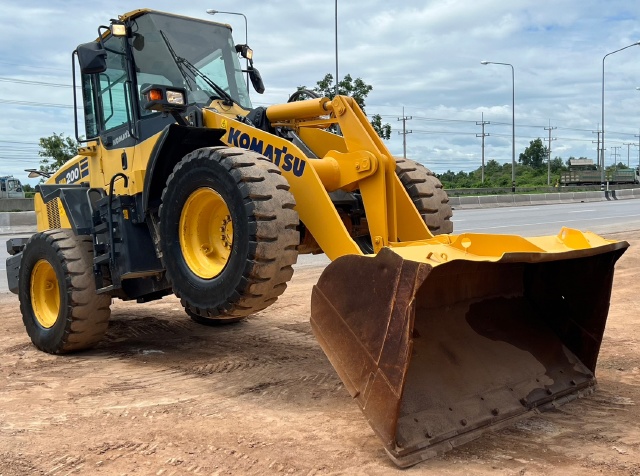 ขายรถตักล้อยาง KOMATSU WA200-7 ปี 2016 นำเข้าจากญี่ปุ่น พร้อมใช้ มีVDOการทำงานครับ