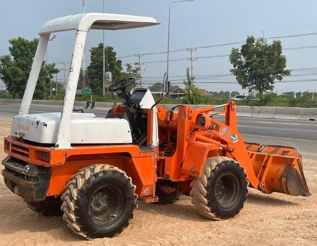 ขายรถตักล้อยาง HITACHI LX20-2 นำเข้าจากญี่ปุ่น พร้อมใช้ มีVDOการทำงานครับ ขายรถตักล้อยาง HITACHI LX20-2 นำเข้าจากญี่ปุ่น พร้อมใช้ มีVDOการทำงานครับ