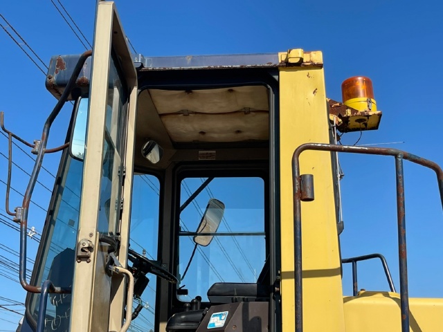 ขายรถตักล้อยาง KOMATSU WA300-1 นำเข้าจากญี่ปุ่น พร้อมใช้ มีVDOการทำงานครับ