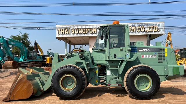 ขายรถตักล้อยาง KOMATSU WA320-6 ปี 2013 นำเข้าจากญี่ปุ่น พร้อมใช้ มีVDOการทำงานครับ