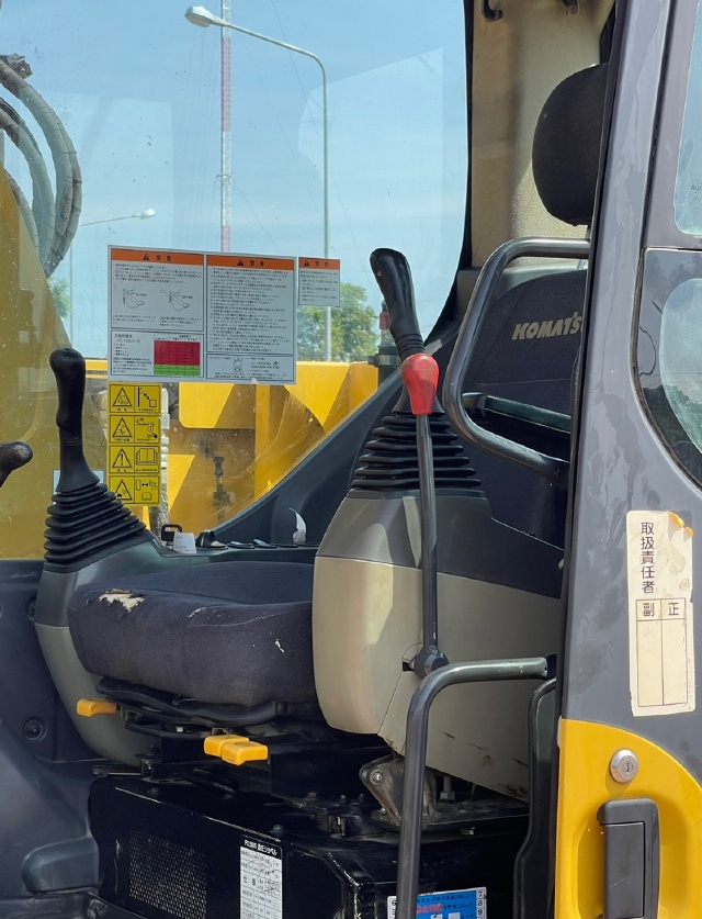 ขายรถขุด KOMATSU PC138US-8 ปี 2012 นำเข้าจากญี่ปุ่น พร้อมใช้ มีVDOการทำงานครับ