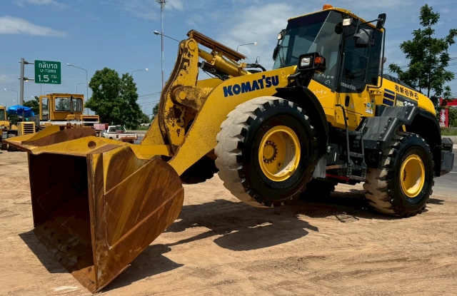 ขายรถตักล้อยาง KOMATSU WA320-8 ปี 2020 พร้อมใช้ มีVDOการทำงานครับ