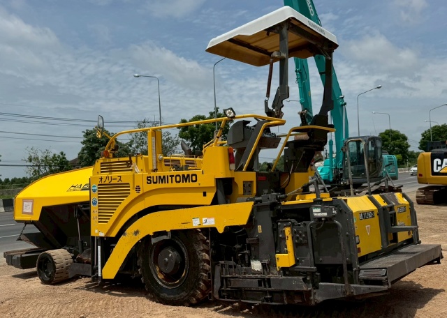 ขายรถปูยาง SUMITOMO HA60W-7 (ขนาด 6 เมตร) ปี 2012 พร้อมใช้ มีVDOการทำงานครับ ขายรถปูยาง SUMITOMO HA60W-7 (ขนาด 6 เมตร) ปี 2012 พร้อมใช้ มีVDOการทำงานครับ
