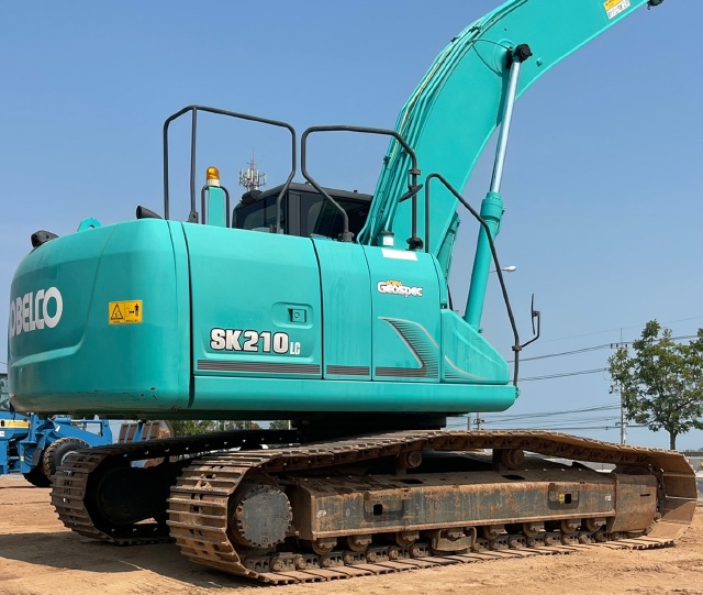ขายรถขุด KOBELCO SK210LC MARK 9 ปี 2014 บูมยาว 15 เมตร นำเข้าจากญี่ปุ่น พร้อมใช้ มีVDOการทำงานครับ