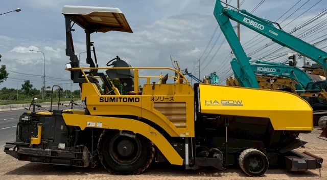 ขายรถปูยาง SUMITOMO HA60W-7 (ขนาด 6 เมตร) ปี 2012 พร้อมใช้ มีVDOการทำงานครับ ขายรถปูยาง SUMITOMO HA60W-7 (ขนาด 6 เมตร) ปี 2012 พร้อมใช้ มีVDOการทำงานครับ