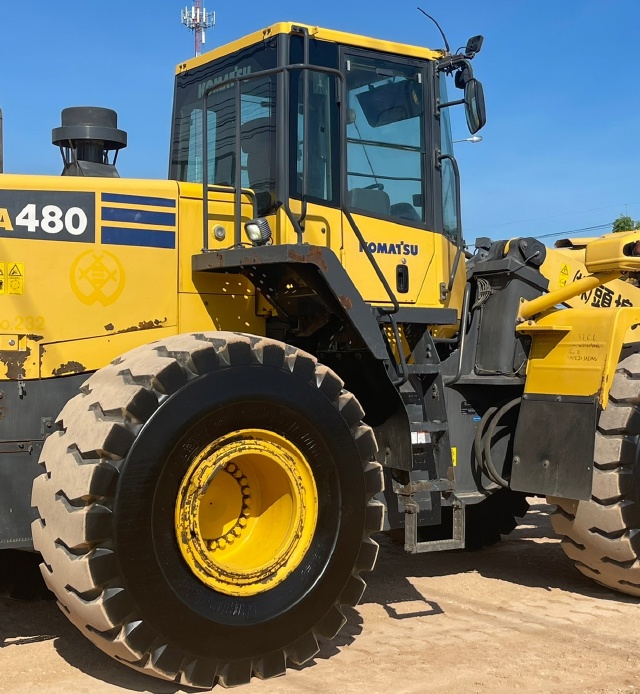 ขายรถตักล้อยาง KOMATSU WA480-6 ปี 2013 นำเข้าจากญี่ปุ่น พร้อมใช้ มีVDOการทำงานครับ