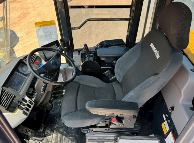 ขายรถตักล้อยาง KOMATSU WA320-8 ปี 2020 พร้อมใช้ มีVDOการทำงานครับ