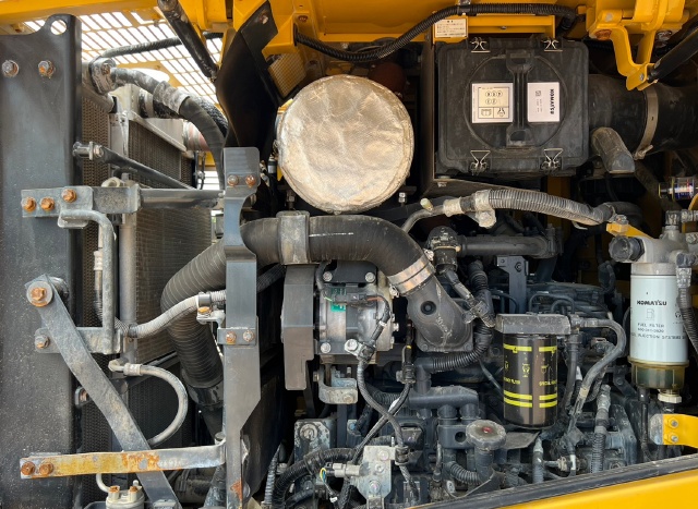 ขายรถตักล้อยาง KOMATSU WA200-7 ปี 2016 นำเข้าจากญี่ปุ่น พร้อมใช้ มีVDOการทำงานครับ